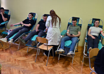 Grude: Učenici i djelatnici srednje škole darovali 30 doza krvi