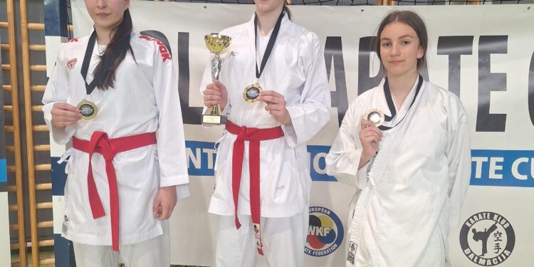 Karate klub Široki Brijeg ovog vikenda uspješan na dva fronta osvojivši čak 55 medalja