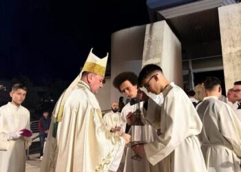 Mostar: Vazmeno bdjenje u katedrali Marije Majke Crkve