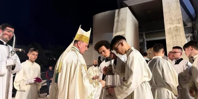 Mostar: Vazmeno bdjenje u katedrali Marije Majke Crkve