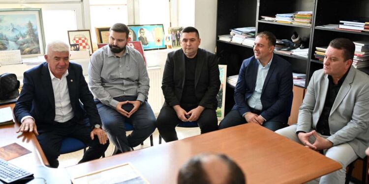 Crveni križ Posušje organizirao sastanak s kolegama iz ŽZH i FBiH