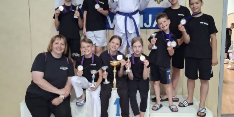 Cro Star iz Zadra donio 18 medalja i 4 pehara