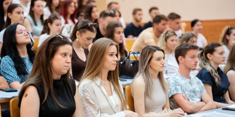 Na Sveučilištu u Mostaru dodijeljene stipendije Središnjeg državnog ureda za Hrvate izvan Republike Hrvatske