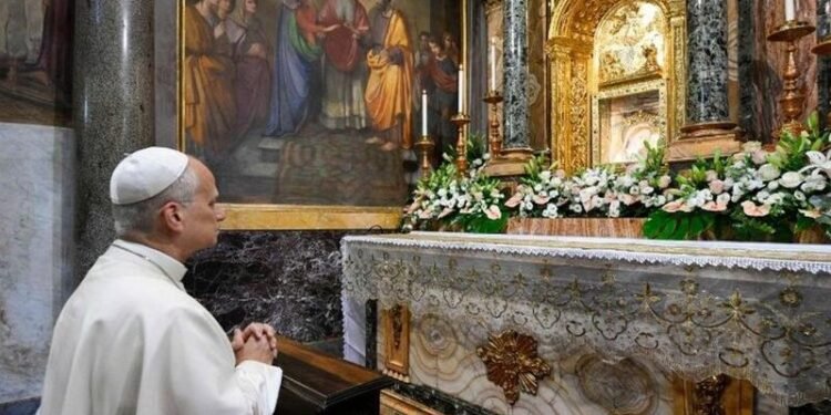Papa ponovno molio pred ikonom Blažene Djevice Marije u Genazzanu